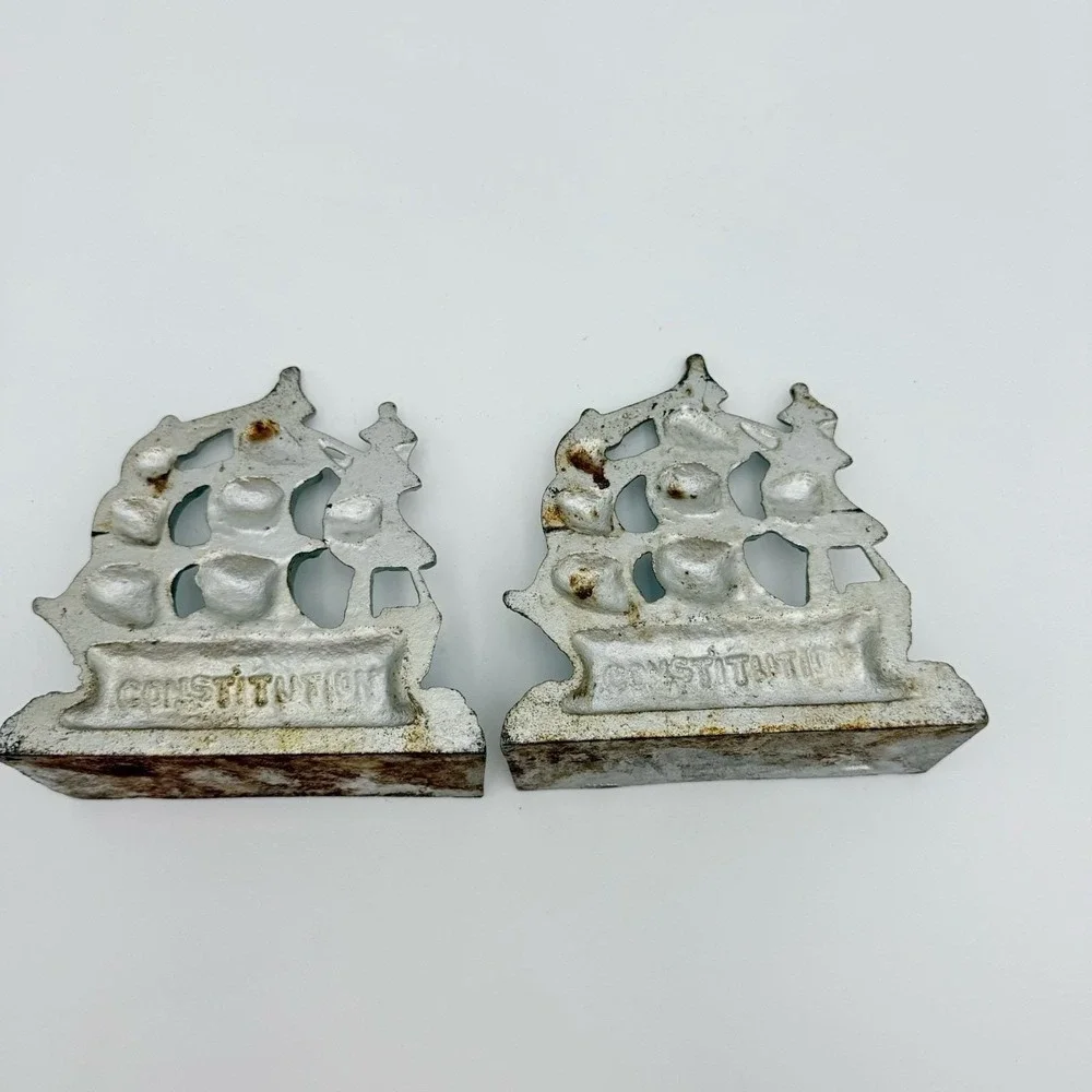 Vtg Cast Iron Bookends Patina Old Ironside Constitution Sailing Ship Doorstop